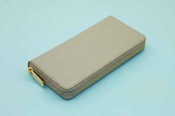 Zip & Goโข Leather Clutch Wallet - Image 5