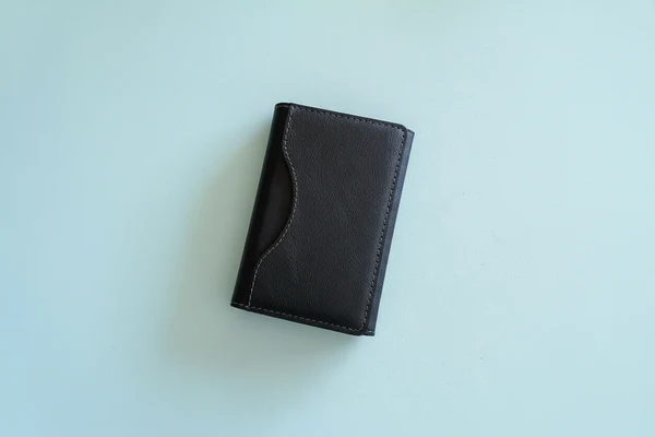 SnapStay Magnetic Travel Wallet - Image 6